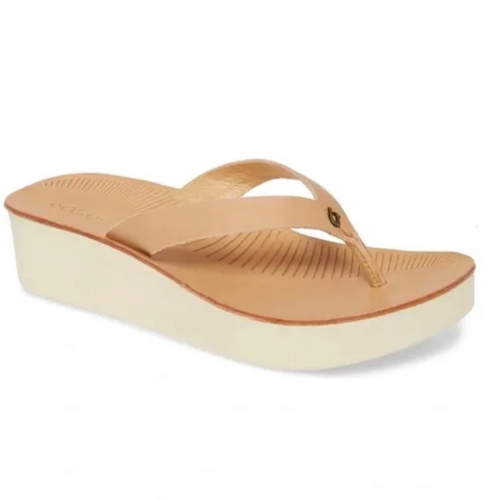 OLUKAI Ao Loa Leather platform Flip Flop Size 9 in Golden Sand
